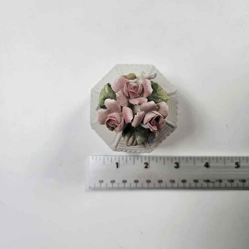 Vintage VTG‎ Vase Raised Floral Decoration Ceramic Glazed Jewelry Box Trinket